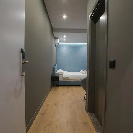 Dea's Тирана
